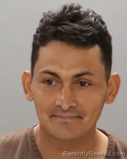 Mugshot of JAIRO ROBERTO FLORES-DAVILA