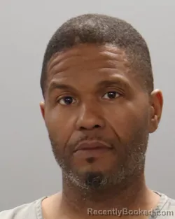 Mugshot of VICTOR DONELL MOORE