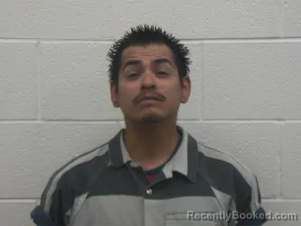 Mugshot of JOSUE SALINAS