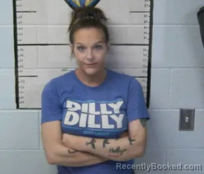 Mugshot of AMBER L SMOTHERMAN booked in Macon County, Tennessee on April 3, 2026