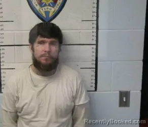 Mugshot of WADE W MAYNARD