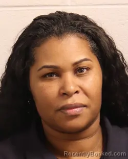 Mugshot of LAKISHA M LEE