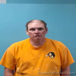 Mugshot of MITCHELL LEE ROBINSON