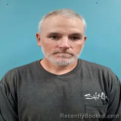 Mugshot of TRAVIS RAY DAVIS booked in Roane County, Tennessee on March 25, 2026