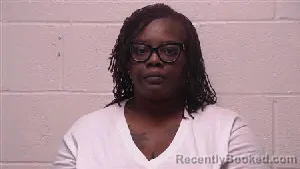 Mugshot of Lashonda Nicole Graham booked in Robertson County, Tennessee on August 6, 2026