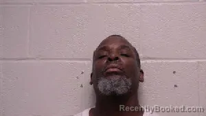 Mugshot of Eric Keiwaun Leavell booked in Robertson County, Tennessee on April 21, 2026