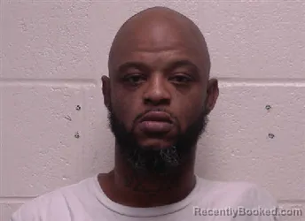 Mugshot of Tyrezz Domique Parks booked in Robertson County, Tennessee on September 30, 2026