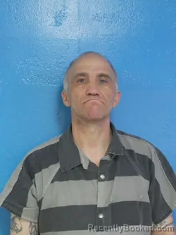 Mugshot of SHANE CHRISTOPHER SINGER booked in Sullivan County, Tennessee on April 30, 2026