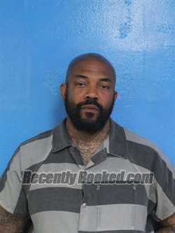 Mugshot of ALONZO DAVID LIGGINS booked in Sullivan County, Tennessee on May 28, 2026