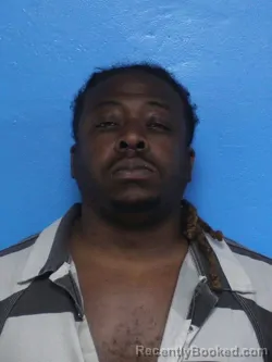 Mugshot of DOMINIQUE TYRAN LAMAR SHARP booked in Sullivan County, Tennessee on April 14, 2026