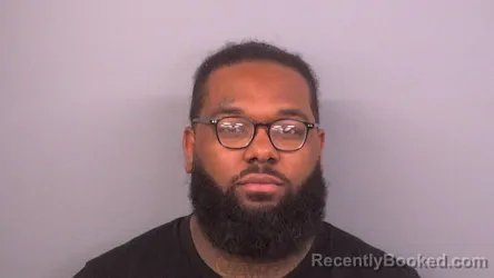 Mugshot of YINIQUEZ DIONZAE FITTS booked in Sumner County, Tennessee on June 18, 2026
