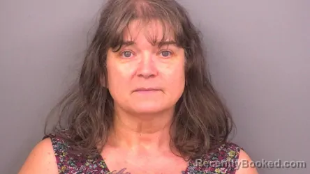 Mugshot of ANGELA D HINDMAN booked in Sumner County, Tennessee on May 1, 2026