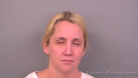 Mugshot of SUZIE ANN ROBLEDO