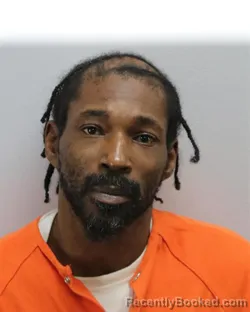 Mugshot of HARVEY MARTEZ GIDDENS