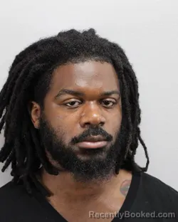 Mugshot of DANGELO JHONNDRARA MOORE booked in Virginia Beach County, Virginia on March 26, 2026