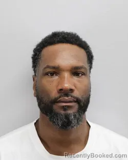 Mugshot of STEPHON LEE ROBINSON booked in Virginia Beach County, Virginia on April 2, 2026