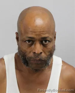 Mugshot of Emmanuel Aaron Robinson booked in Virginia Beach County, Virginia on August 22, 2026