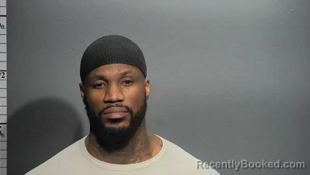 Mugshot of DEANDRE SAWYER