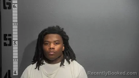 Mugshot of JAMAR MIQUEL DAVIS booked in Suffolk County, Virginia on April 16, 2026