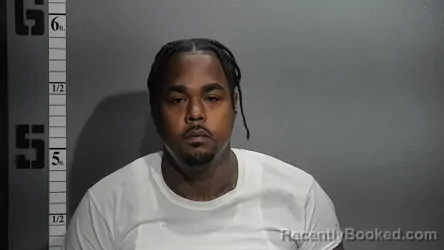 Mugshot of TRAVEN CHARVEZ JACKSON booked in Suffolk County, Virginia on March 30, 2026