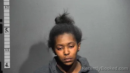 Mugshot of TYLANDRA SHAQUESHA VALENTINE
