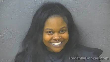 Mugshot of JORDIAHNEE ANTONIA SAUNDERS