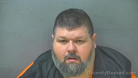 Mugshot of ROGER ALAN VANDOREN