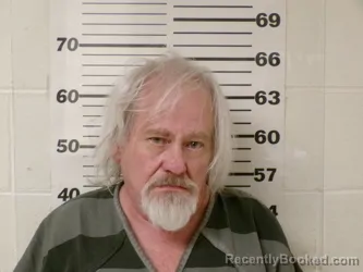 Mugshot of DOUGLAS CRAIG GOLDEN