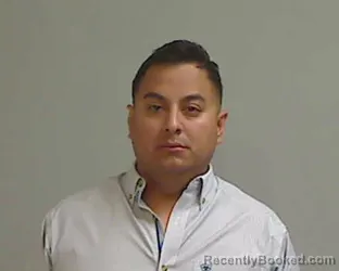 Mugshot of HUGO VINCE VALLADARES