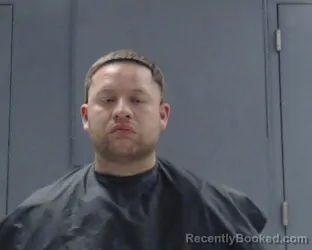 Mugshot of VICTOR MANUEL MOLINA