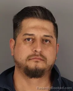 Mugshot of JORGE VEGA