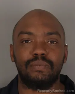 Mugshot of LADARIUS GUILLOT