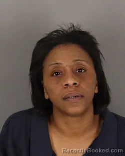 Mugshot of SHAWNDRA PAUL