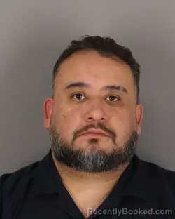 Mugshot of LEOPOLDO VAZQUEZ