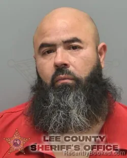 Mugshot of DAVID ANTONIO MENDEZ booked in Lee County, Florida on April 25, 2026