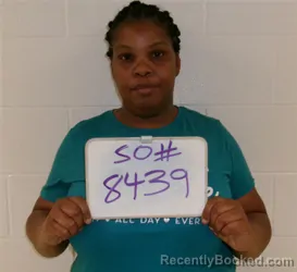 Mugshot of ROSALYN MARIE THOMAS