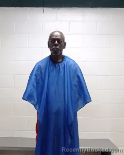 Mugshot of ROBERT L DAVIS