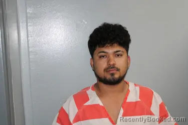 Mugshot of EDWIN ALONSO HERNANDEZ-HERNANDEZ booked in Madison County, Texas on May 12, 2026