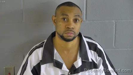 Mugshot of TERRENCE MAURICE DAVIS booked in Levy County, Florida on April 9, 2026