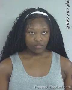 Mugshot of SANIYA MINNIEFIELD