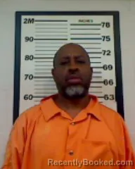 Mugshot of LEONICIO DAVIAN ROBINSON