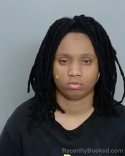Mugshot of KASHIYA LACOLE RAY ROBINSON