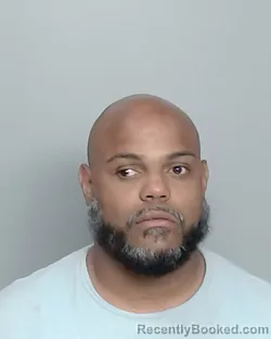 Mugshot of RAFAEL ESTRADA