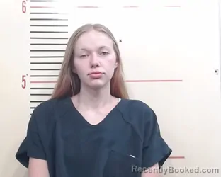 Mugshot of Alyssa Fayelynn Haltom