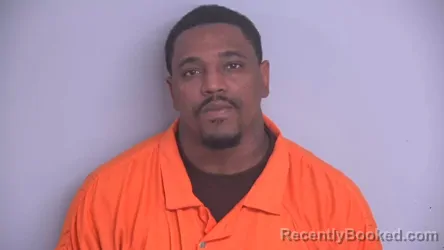 Mugshot of MICHAEL JAMES