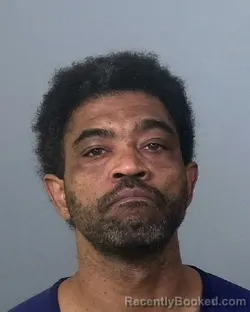 Mugshot of HORACE OMARRI FISHER DAVIS booked in Manatee County, Florida on May 7, 2026