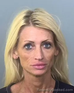 Mugshot of SAGE RENEE DUNSMORE booked in Manatee County, Florida on March 27, 2026