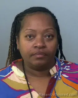 Mugshot of SHARONTA MONIQUE JACKSON booked in Manatee County, Florida on May 21, 2026