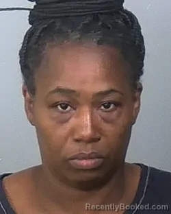 Mugshot of SHAUNTE SHERESE JEAN booked in Manatee County, Florida on May 1, 2026