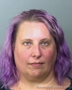 Mugshot of KALYNN E KINDRED booked in Manatee County, Florida on May 17, 2026